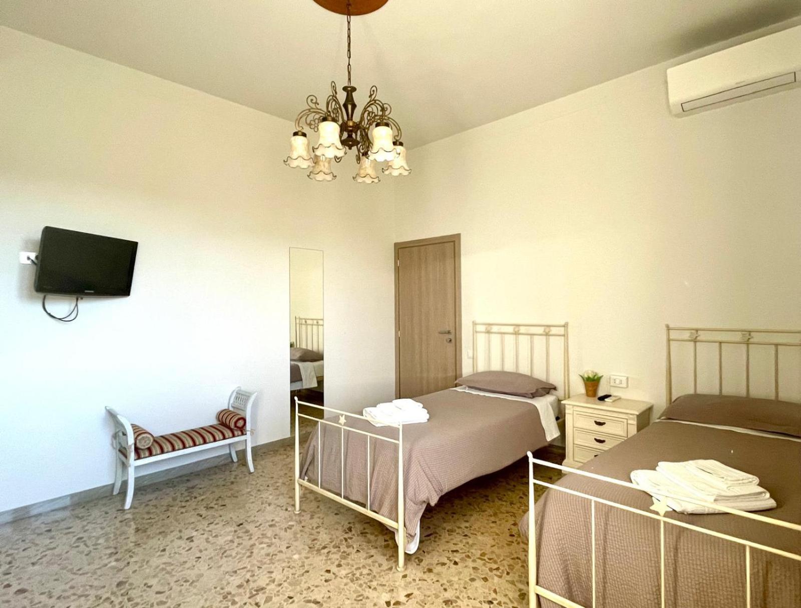 A Casa Di Mima Apartment Civitanova Marche Bagian luar foto